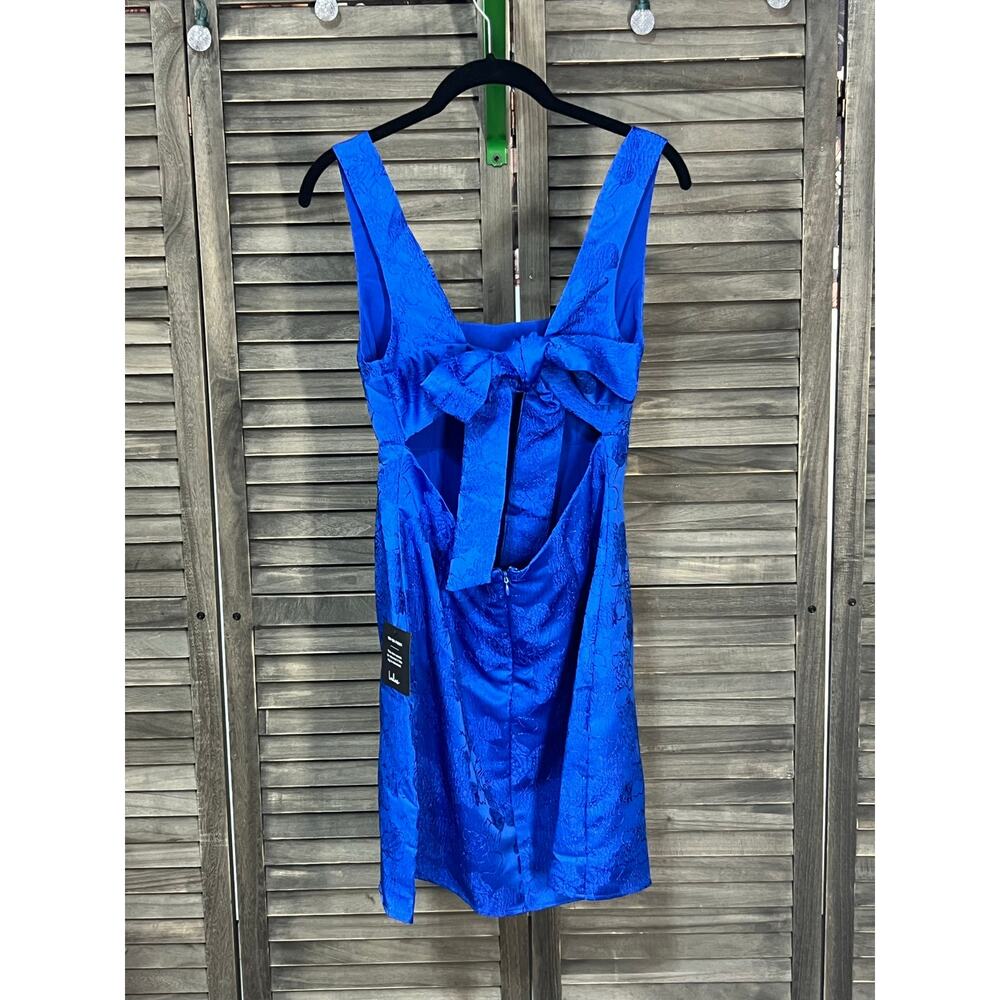 Perfectly Flirtatious Blue Floral Jacquard Tie-Back Mini Dress Size Medium NWT - Picture 11 of 11
